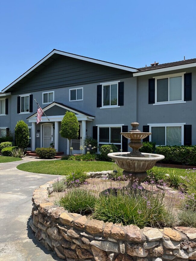 Building Photo - Welcome to the Rossmoor Town Houses, Rossm...