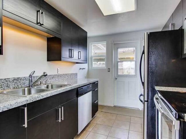 Photo - Awesome Townhome w/ 3 bedroom