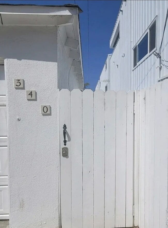 Photo - 340 Rennie Ave