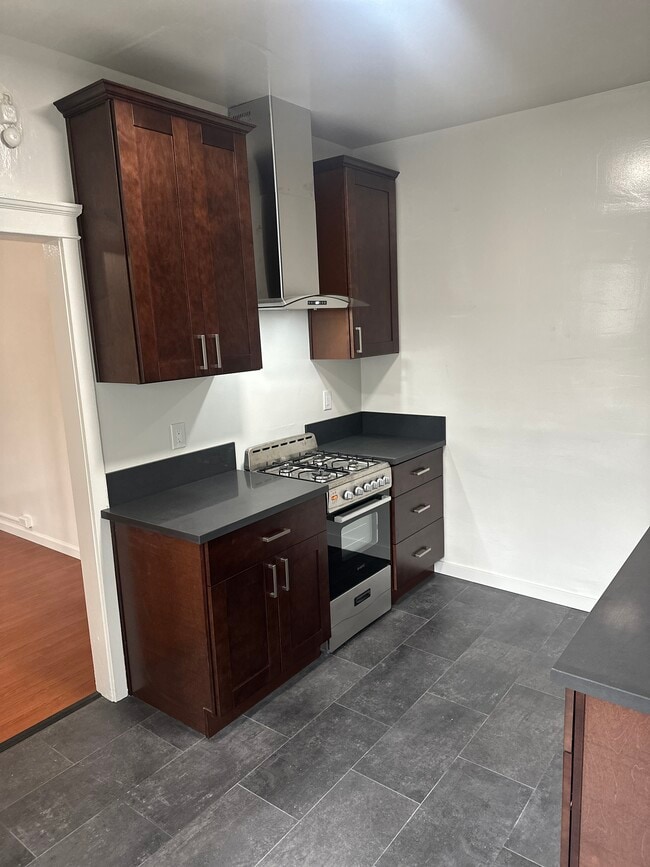 Photo - 5740 Franklin Ave Unit 200