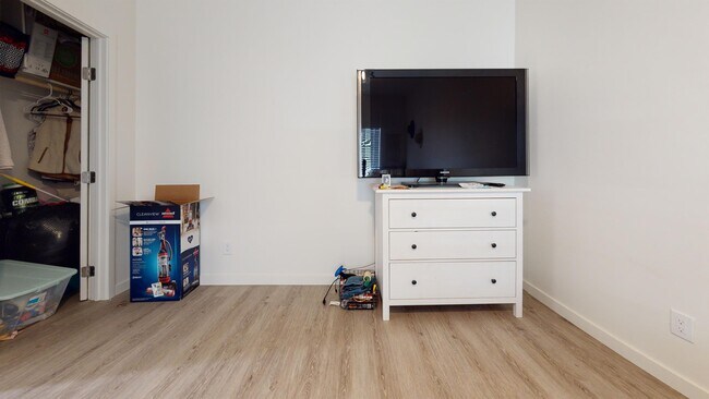 Photo - 5270 Manhasset Dr