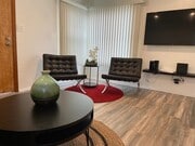 Living Room - 520 S Inglewood Ave Apartments Unit 3