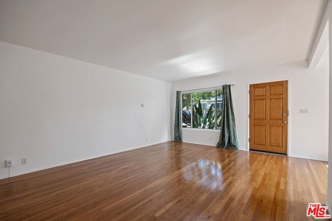 Photo - 1451 Armadale Ave