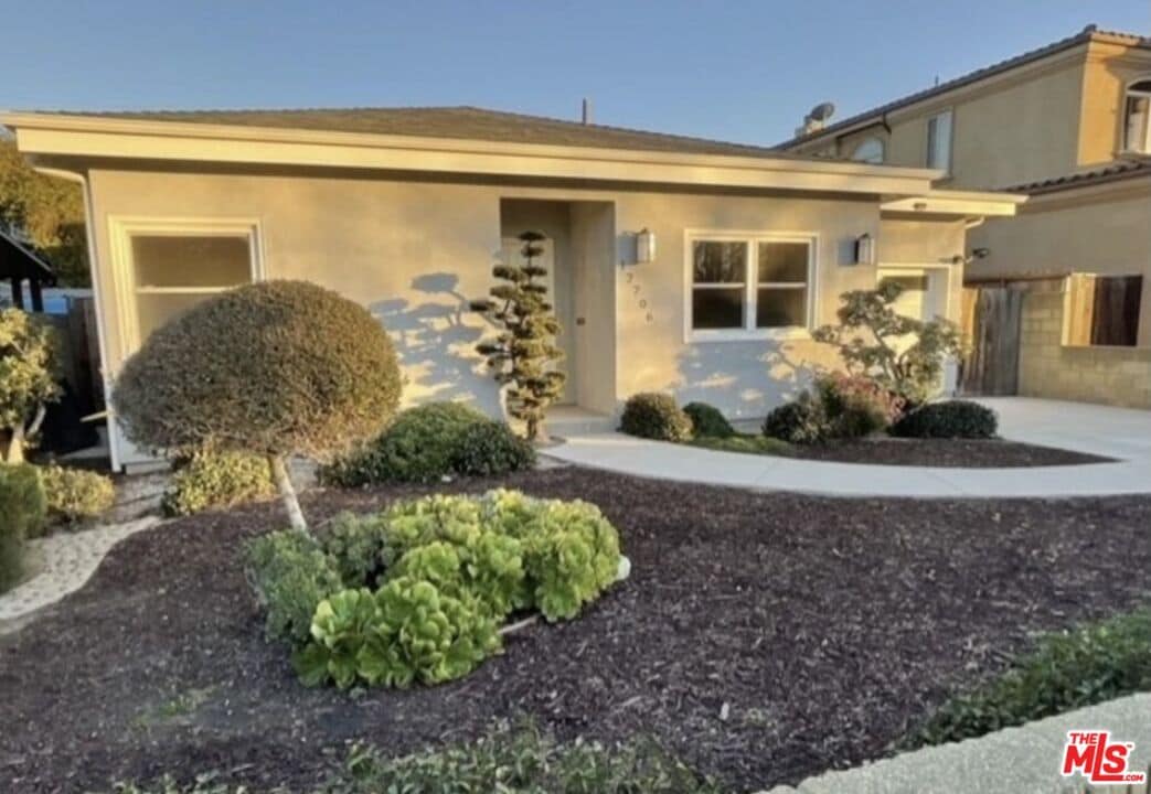 Photo - 12706 Bonaparte Ave