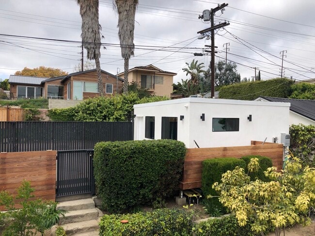 Photo - 3527 Greenfield Ave