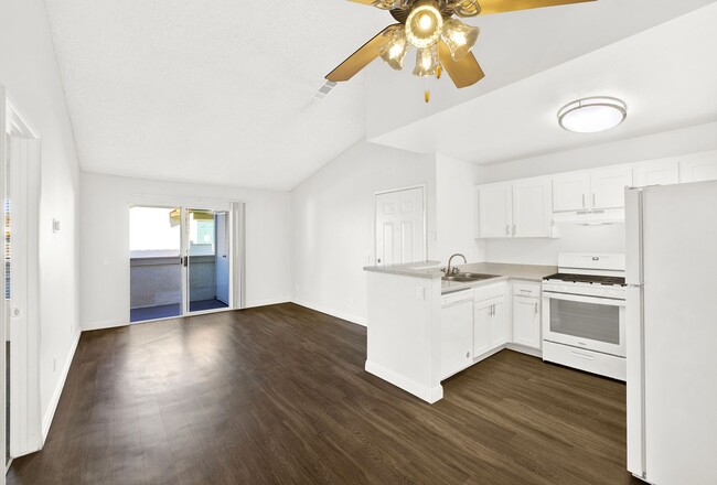 Photo - Murrieta Meadows Apartments