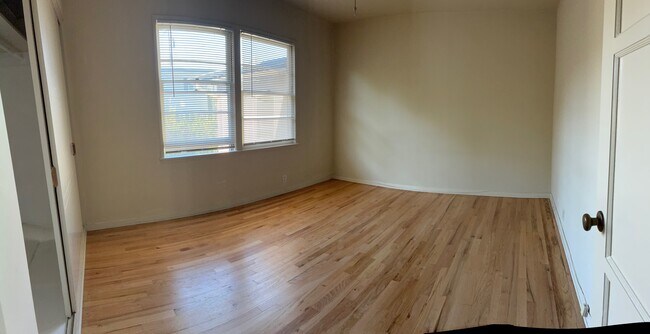 Photo - 831 Grevelia St Unit D