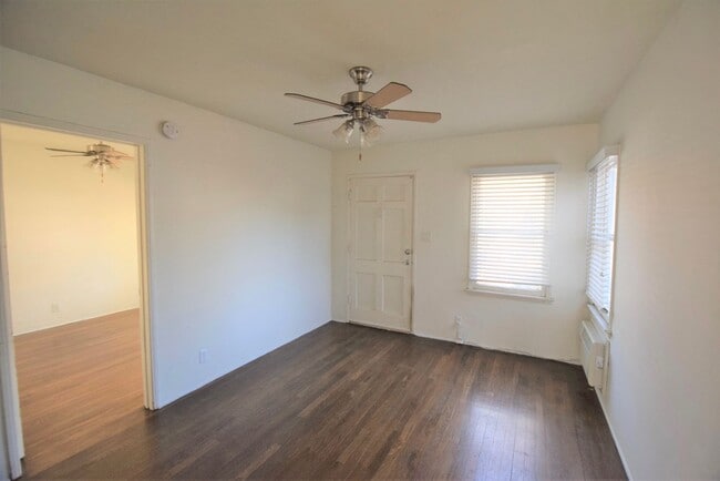 Photo - 14229 Victory Blvd Unit 14233.5