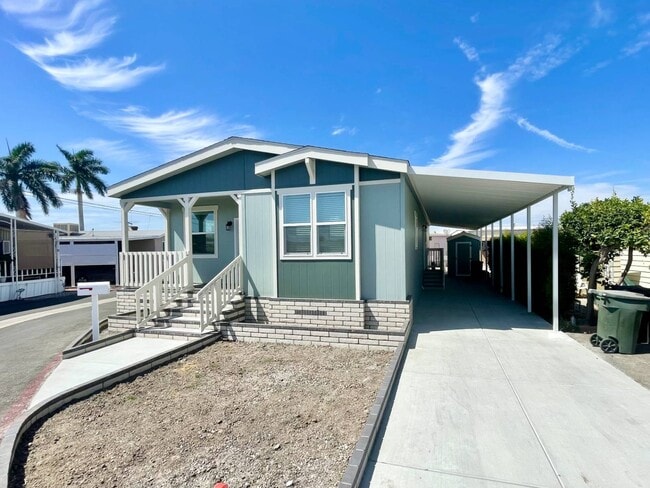 Building Photo - 34 Elm Via