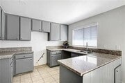 Photo - 1142 W King St