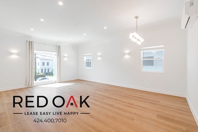 Building Photo - 1448 1/2 Holt Ave Unit 1448 1/2 Rental