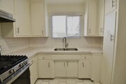 Photo - 5852 Hazeltine Ave Apartment Unit 03