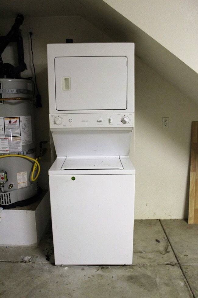 Photo - 3 bed 3 bath by Cal Sate!