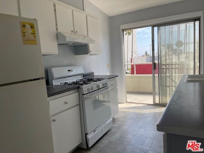 Photo - 1502 N Kenmore Ave