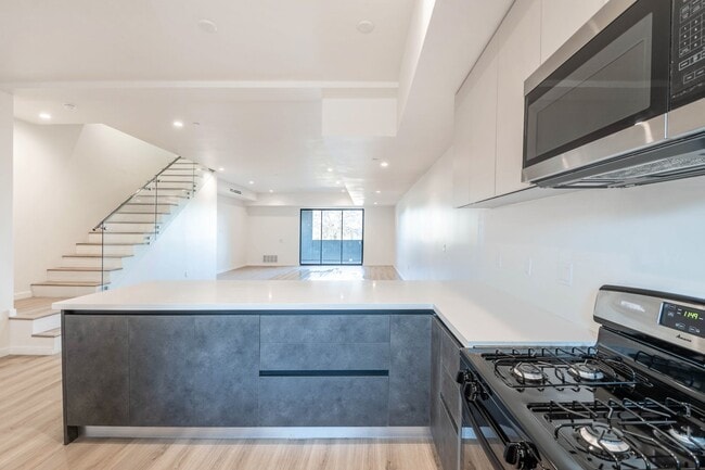 Photo - 7341 Valmont St