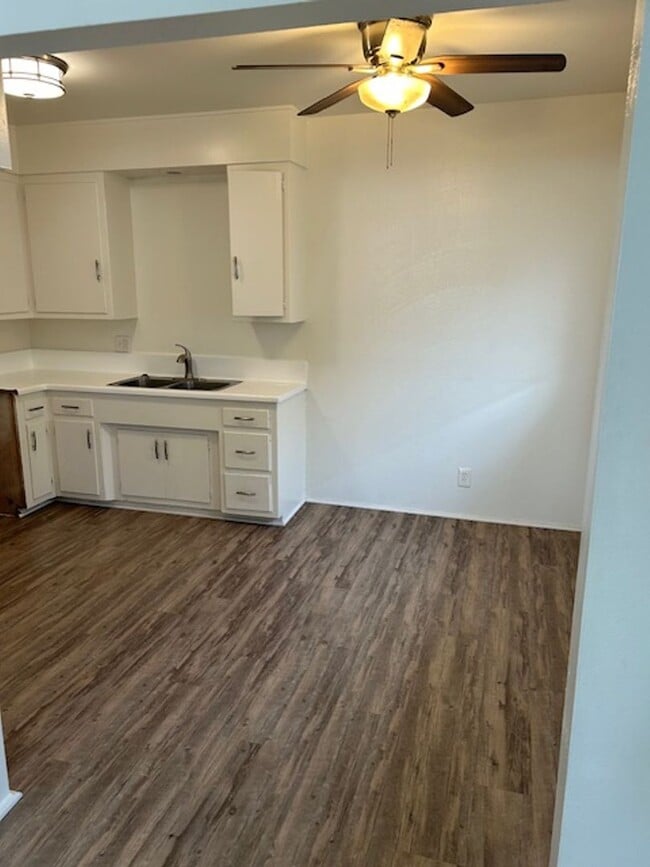 Photo - 1020 W 24th St Unit #4