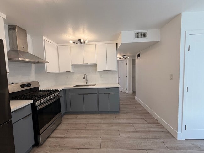 Photo - 8517 Cedros Ave Unit 05