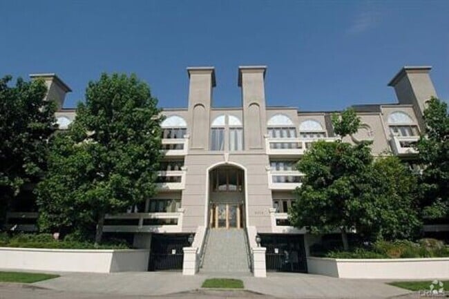 Building Photo - 4415 Saugus Ave Unit #207 Rental