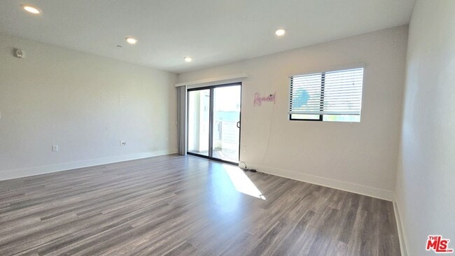 Photo - 5030 Rosewood Ave Unit 501