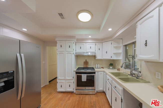 Photo - 6220 Etiwanda Ave