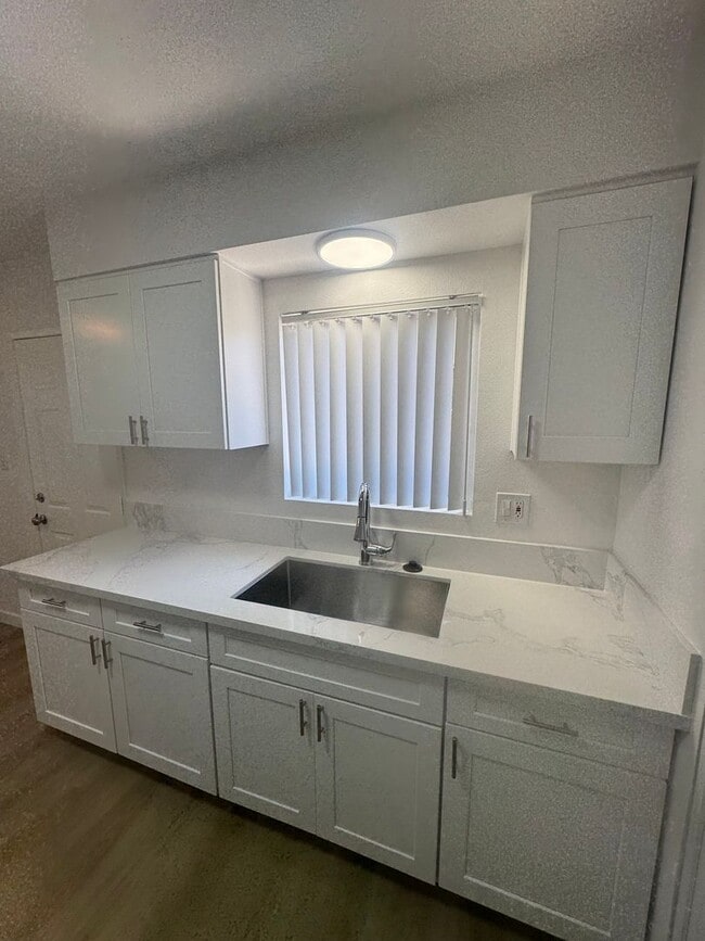 Photo - 10541 Sycamore Ave Unit 10541