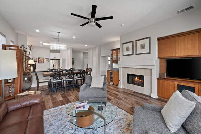 Photo - 105 N Kavenish Dr