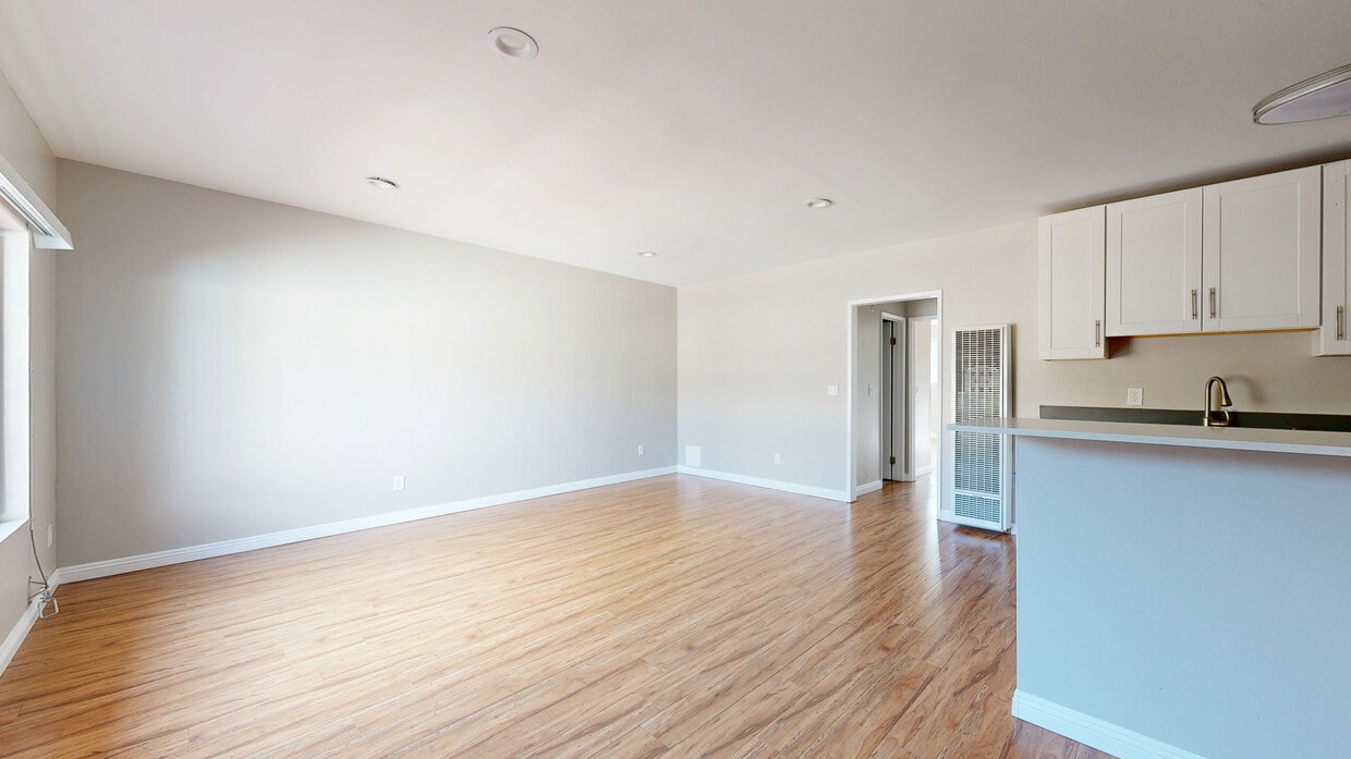 3D Tour - 6819 Laurel Canyon Blvd.