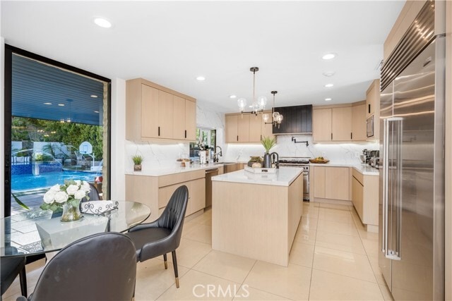 Photo - 3677 Eddingham Ave