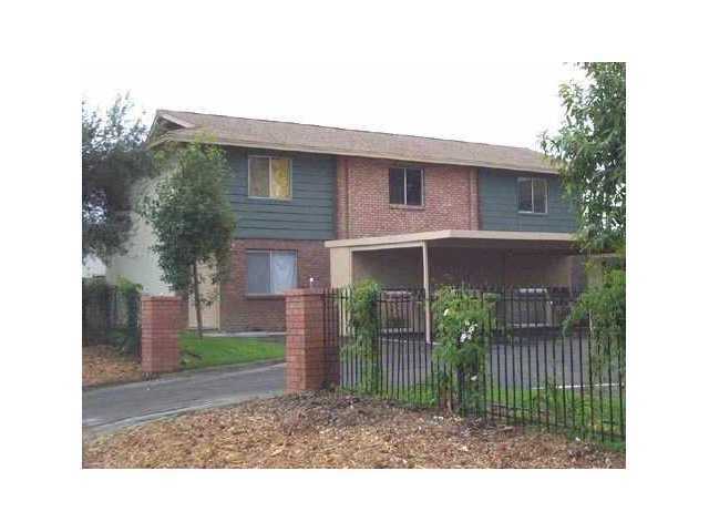 Building Photo - Cozy two bedroom/ 1 bath condo in Ramona. Unit 6