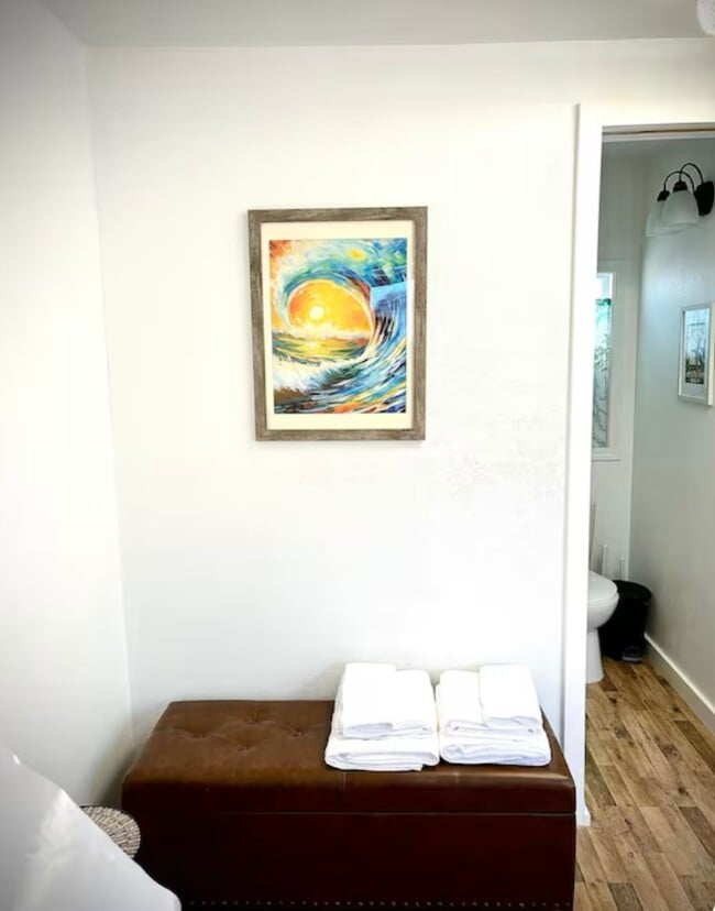 Photo - 107 E Barnett St Unit Coastal Cottage