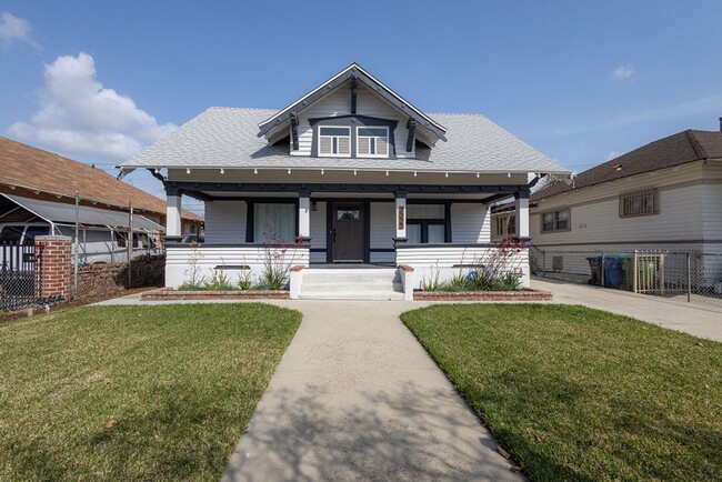 Charming Fully Renovated 3-Bedroom, 2-Bath... - Charming Fully Renovated 3-Bedroom, 2-Bath... House