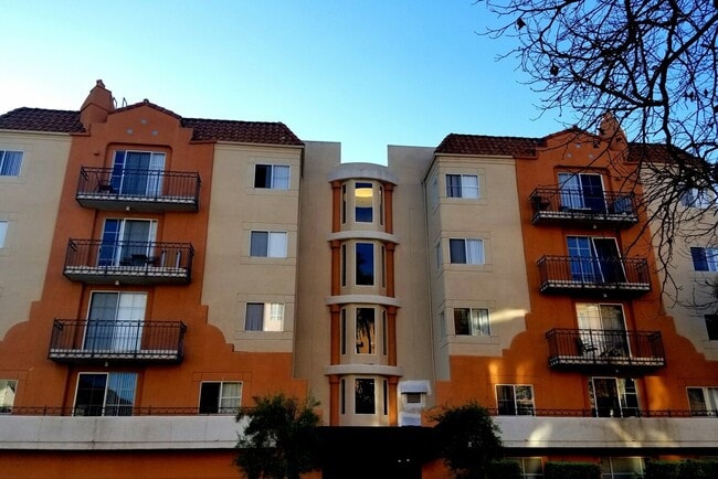 Photo - 345 Cloverdale