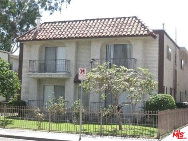 Photo - 10836 Camarillo St Unit 3