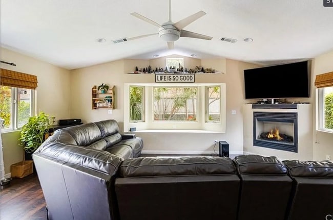 Photo - 283 N Highland St