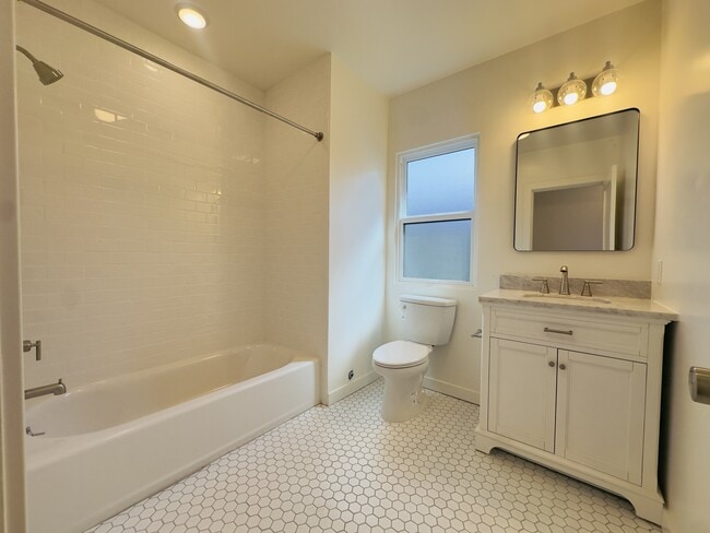 Photo - 1319 Cacique Street Unit B
