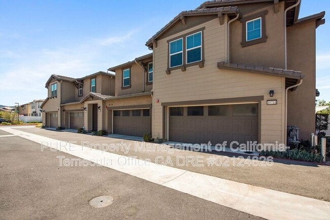 Photo - 40702 Birchfield Dr House