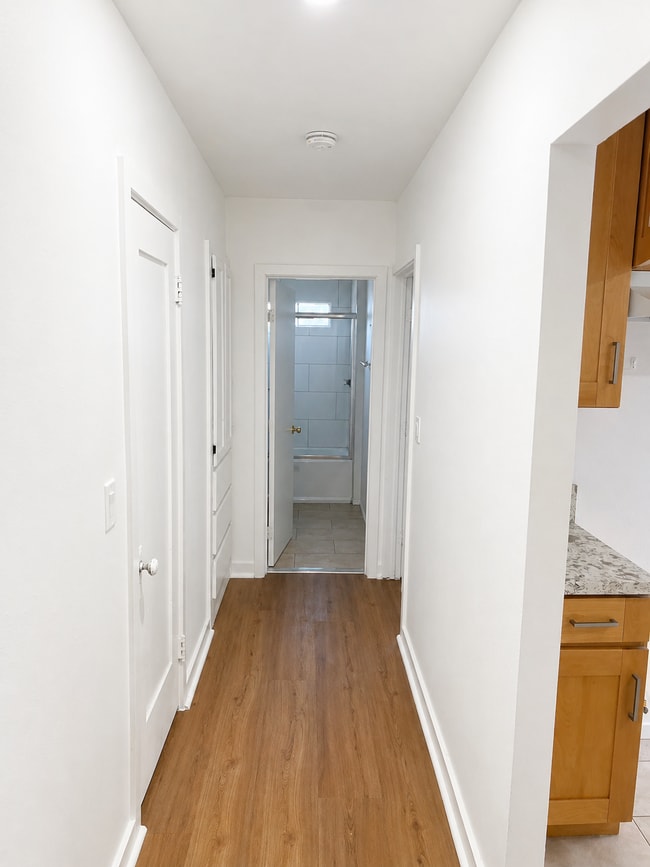 Photo - 1047 W Vernon Ave Unit 1047 1/2