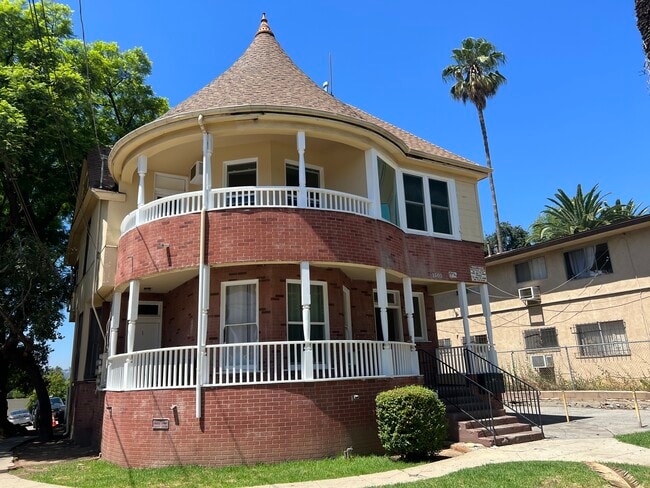 Photo - 1505 N Raymond Ave Unit 2A