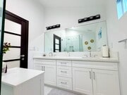 Photo - 502 N Avon St