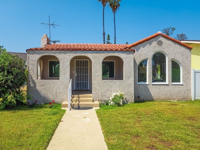 Elegant 3BD/2BA Oasis in the Heart of Glen... - Elegant 3BD/2BA Oasis in the Heart of Glen... House