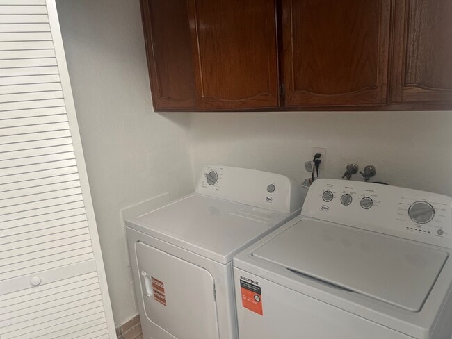 Photo - 115 E Cedar St