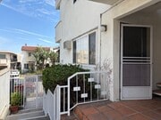 Newer vinyl windows with elevated unit - 1123 S Wooster St Unit 101