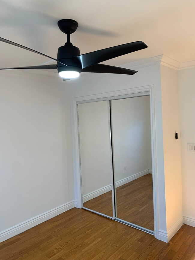 Photo - 940 1/2 N Serrano Ave
