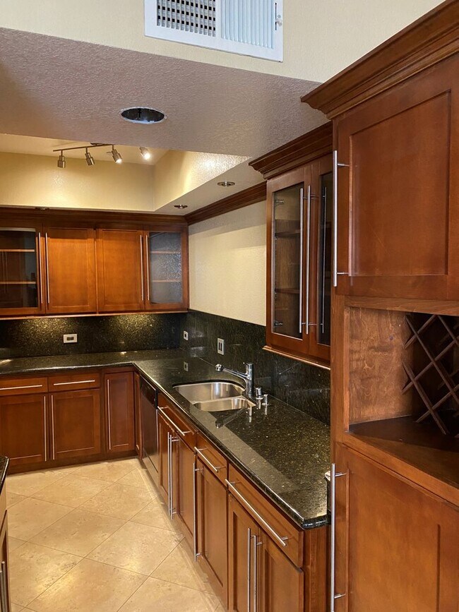 Photo - Dual Master 2 Bed 2.5 Bath - Walk-up townh...