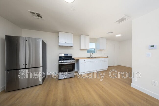 Building Photo - 7721 Janet Ave Unit #B