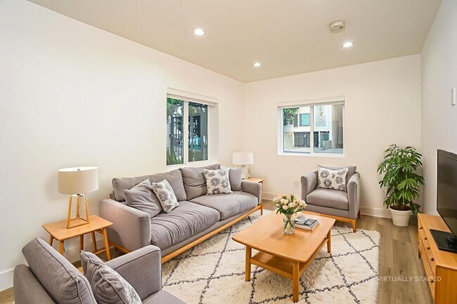 Photo - 937 N Orange Grove Ave