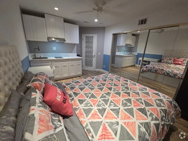 Building Photo - 2968 Olympic View Dr Rental