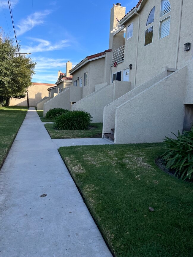 Building Photo - 24115 Evans Ave Unit # 1