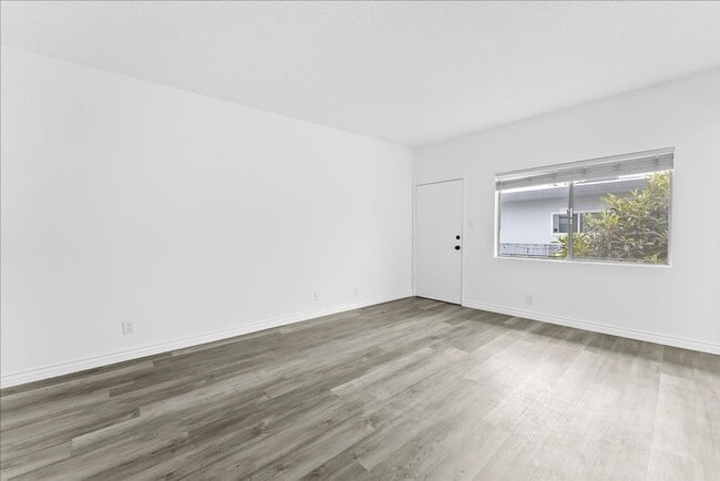 Photo - 2464 Penmar Ave Unit 08