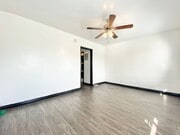 Photo - Gateway Glendale Apartments